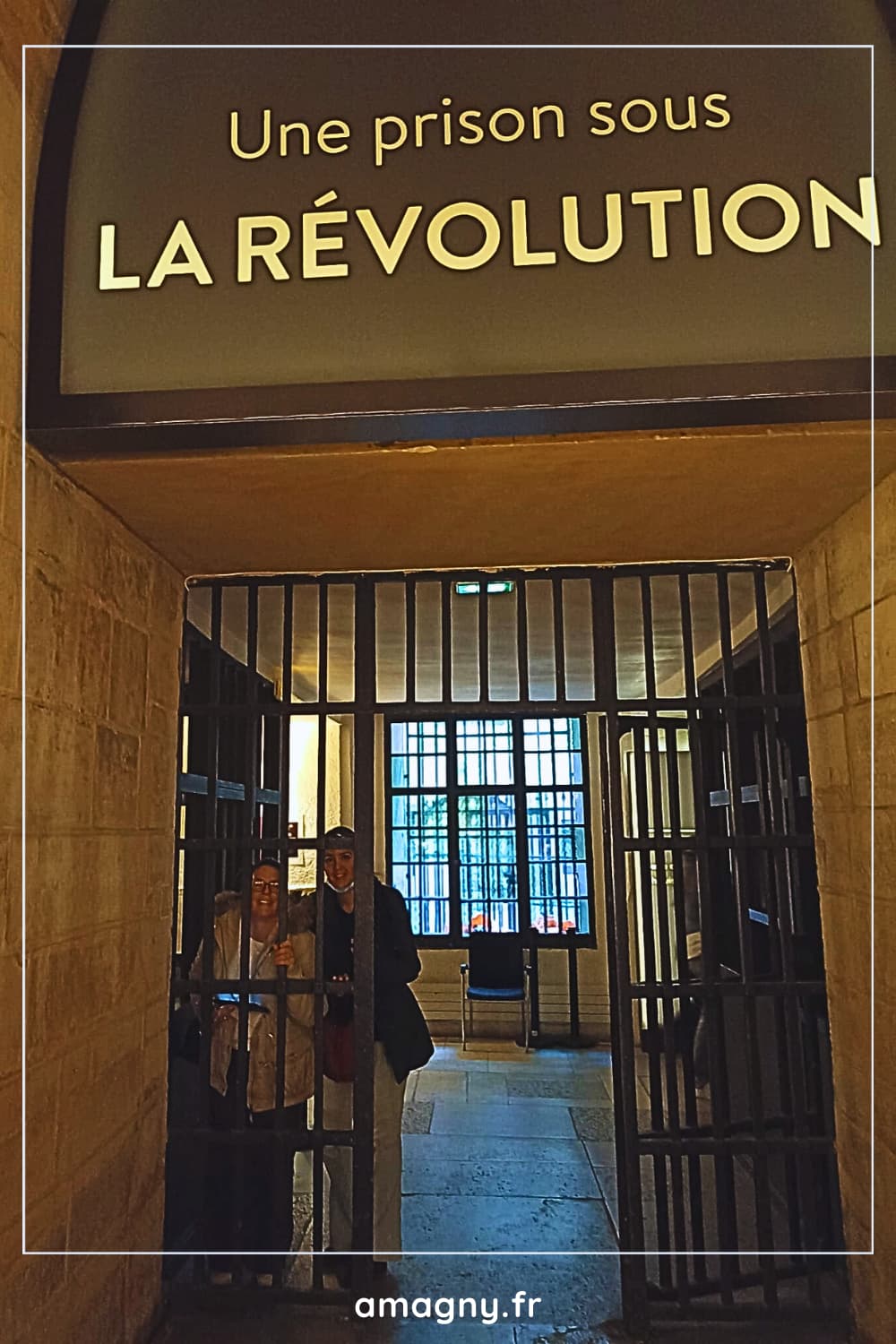 Entrée d’une exposition sur la prison révolutionnaire à la Conciergerie de Paris.