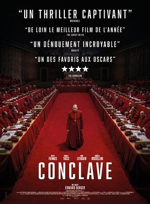 Affiche du film Conclave montrant une assemblée en robes rouges dans une salle solennelle.