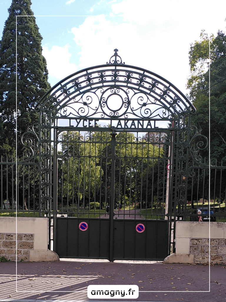 Entrée du lycée Lakanal