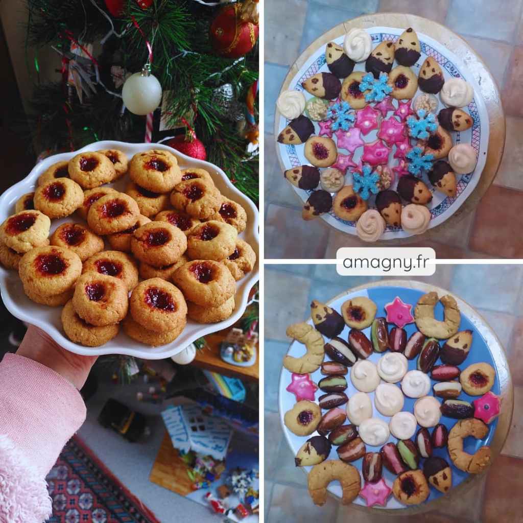 Trois assiettes de biscuits de Noël faits maison, décorés et présentés de façon festive.